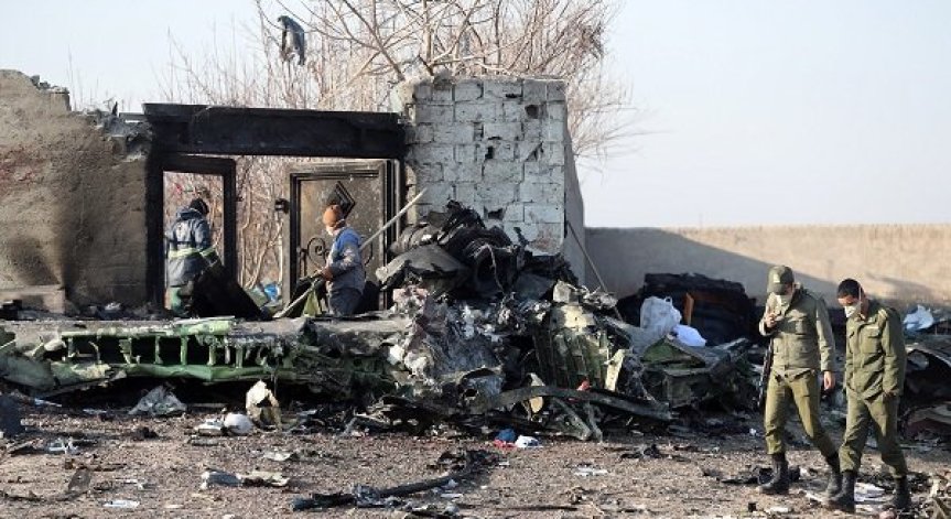 Разбилият се самолет в Техеран - свален по погрешка от Иран?