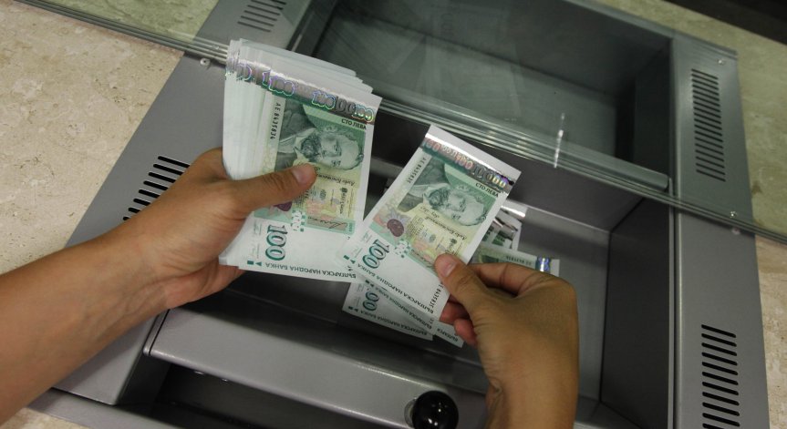 Шеф в Министерството на младежта и спорта е хванат с над 60 000 лв. белязани пари