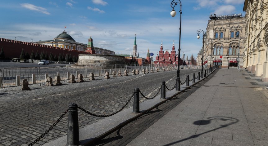 Заразените с Ковид-19 в Москва ще получат безплатни смартфони