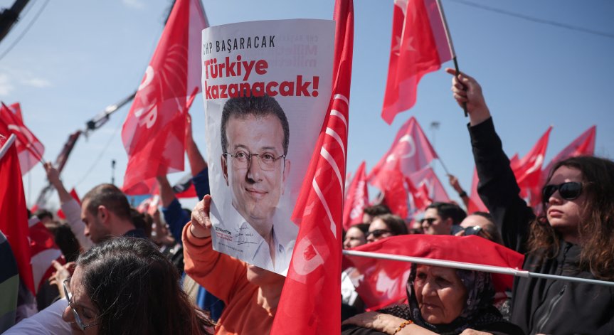 Ако бъде признат за виновен, Имамоглу може да бъде осъден на до седем години и четири месеца затвор.