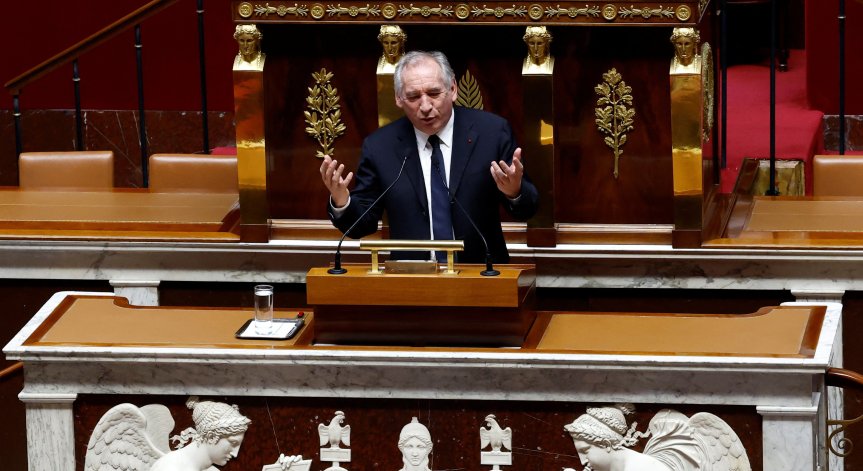 Франсоа Байру използва специални конституционни правомощия, за да прокара в пленарната зала бюджета за 2025 г.