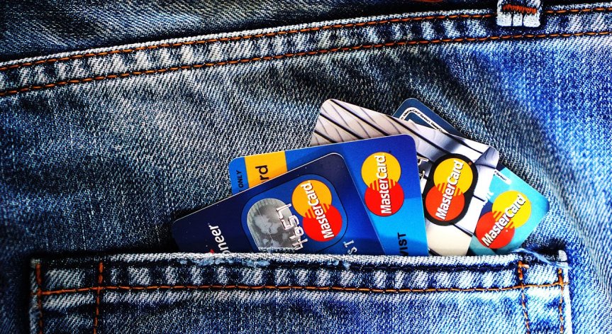 Индия сипе обвинения срещу Mastercard, забрани издаването на нови карти 