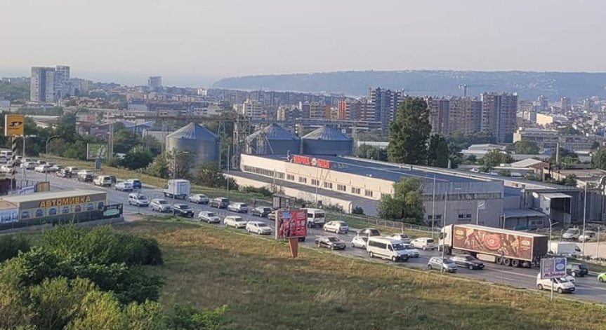 Шофьор почина на улица във Варна, вероятно е получил инфаркт