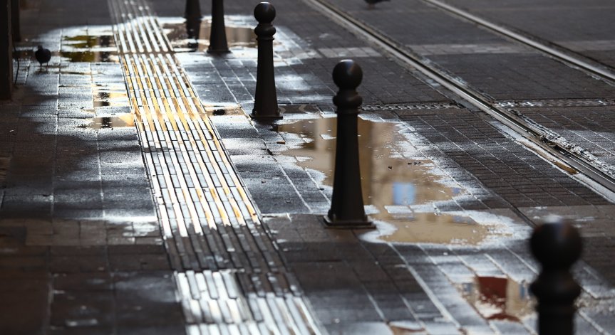 Облачно време и дъжд ни очакват днес, на места ще превали и сняг