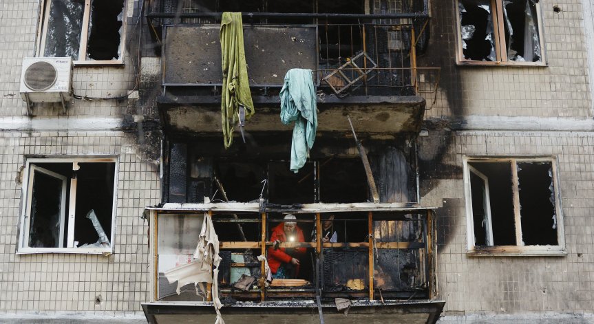 Според военната администрация на Киев пожарите са били бързо локализирани.