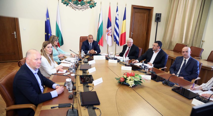 Борисов инициира онлайн среща със страните съседки за пътуванията