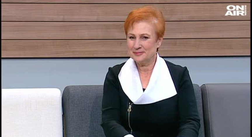 Мая Нешкова: Посрещаха ме с духова музика и погачи, хората идваха с автобуси, за да ме слушат