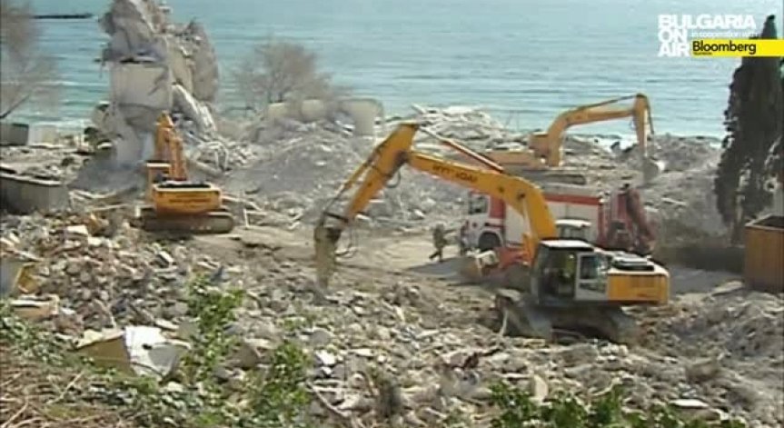 Повдигнаха обвинения за смъртта на работниците от срутения хотел