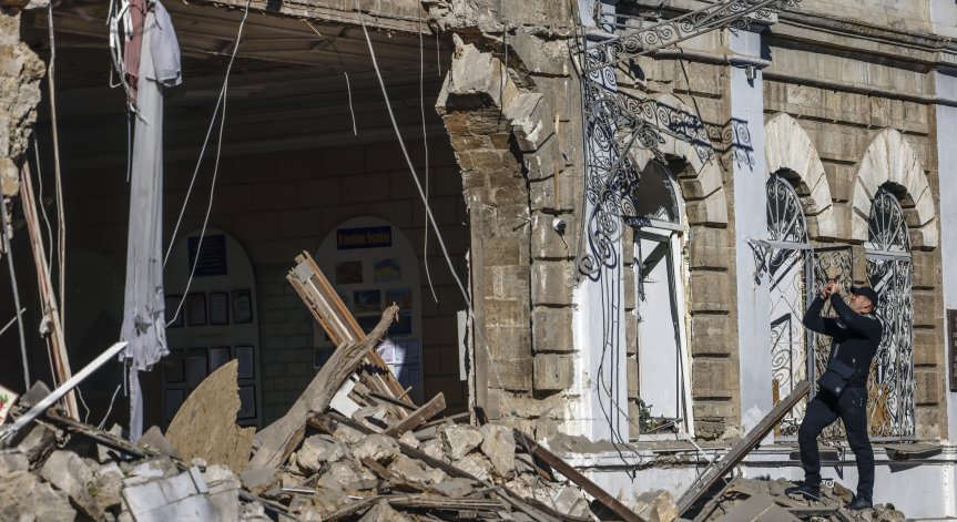 Русия постави Николаев под ракетен обстрел, загина възрастна жена