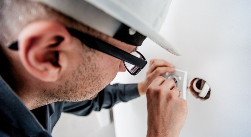 Служителите в Шотландия ще работят по 4 дни в седмицата?