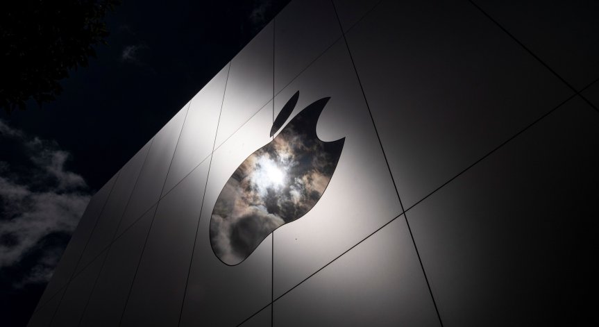 Apple се изправя пред съд в Лондон, обвиняват компанията в злоупотреба