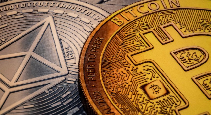 Машина за пари: Хакери са откраднали близо $3 млрд. за 2022 г.