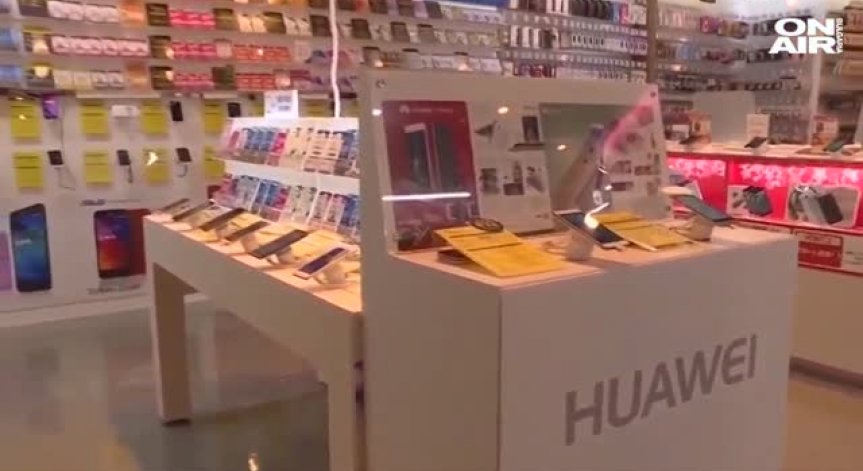 САЩ временно облекчиха санкциите срещу Huawei