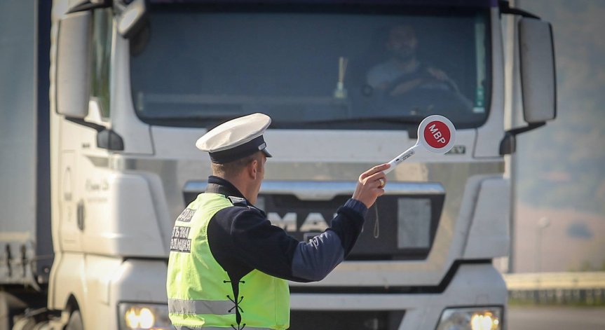 Спират движението на камиони в 6 области заради горещините