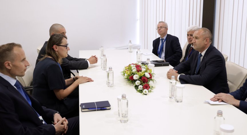 Радев се срещна с Amazon и Google: България ще насърчи инвестициите в човешкия капитал