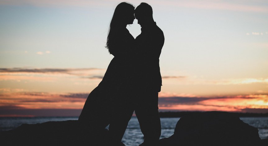 Изпращаме август с много емоции в любовен план.