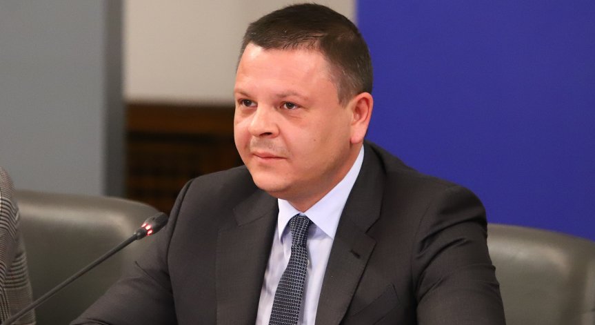 Министър Алексиев: Имаме добри IT специалисти, готови сме да работим с Google