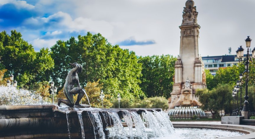 Продават градче в Испания, чиято цена доближава тpиcтaйни aпapтaмeнти в София