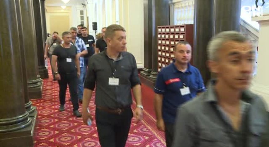 Управляващите обещаха да решат казуса с пенсионирането на миньорите