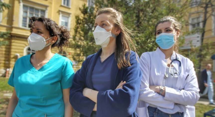 Медицинските специалисти настояват за диалог.