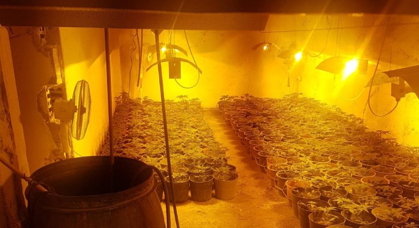 Разкриха нарколаборатория с невиждани размери и техника в Монтанско