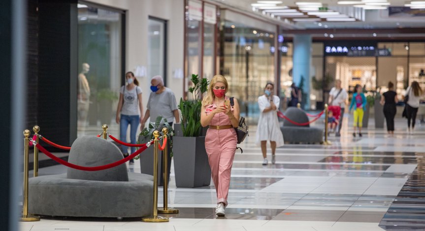 НСИ: Увеличават се оборотите на търговците на дребно