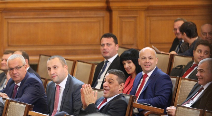 Приеха Бюджет 2019 на първо четене, заделят 14 млрд. лева за социална политика