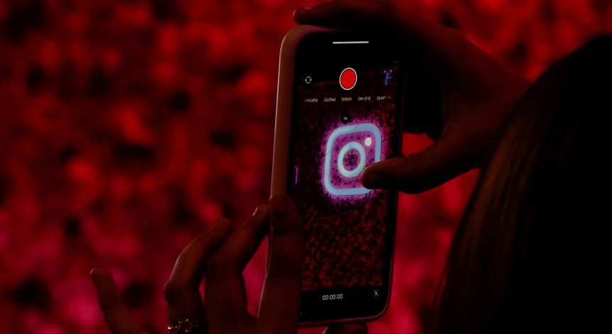 Много от абонатите на Instagram се втурнаха към X.