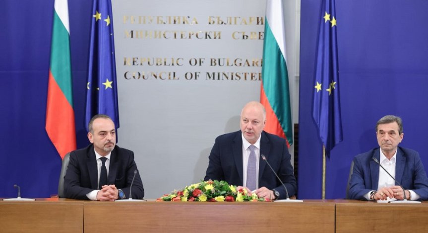 Желязков подписа меморандумите във връзка с въвеждането на единната европейска валута.