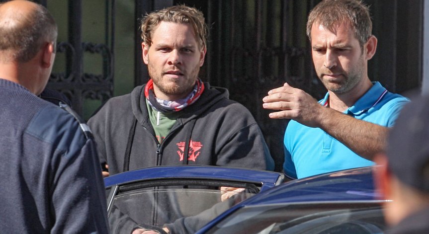 Семейството на Андрей Монов на протест срещу Полфрийман