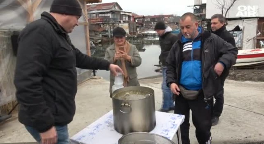 Бургаските рибари спазиха традицията и отпразнуваха Никулден по стар стил