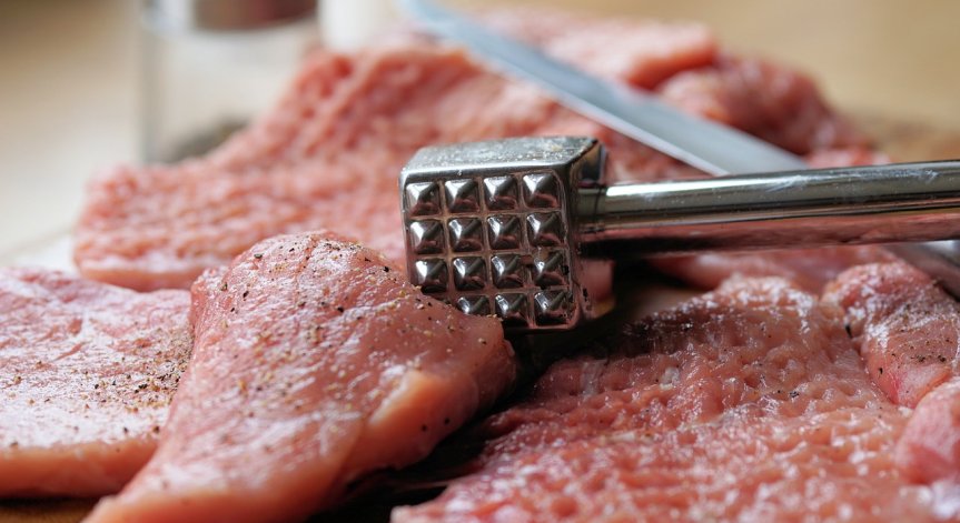 БАБХ след случаите на трихинелоза: Не яжте неизследвано месо