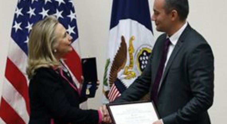 Отмяна на визите за САЩ обсъдиха Николай Младенов и Хилари Клинтън