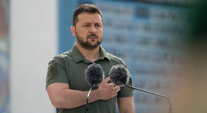 Корупция и злоупотреби в Украйна - ето защо Зеленски уволни военни комисари