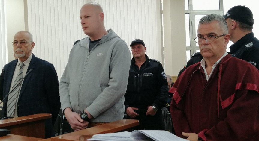 Адвокатът на Рангел Бизюрев пледира за причинена умишлено средна телесна повреда.