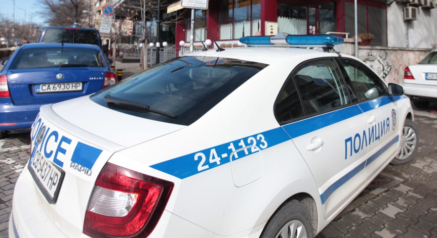 Патрулка навлезе в насрещното и се блъсна в неподозиращ шофьор в София