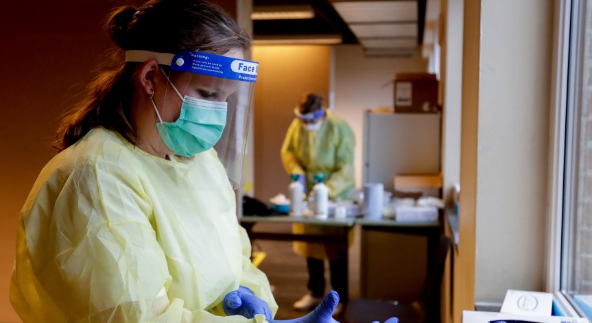 448 нови случая на Ковид-19 за последното денонощие, 4 души са починали