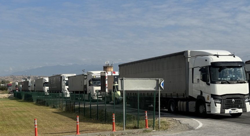 В операцията се акцентира и върху нелегалния трафик.