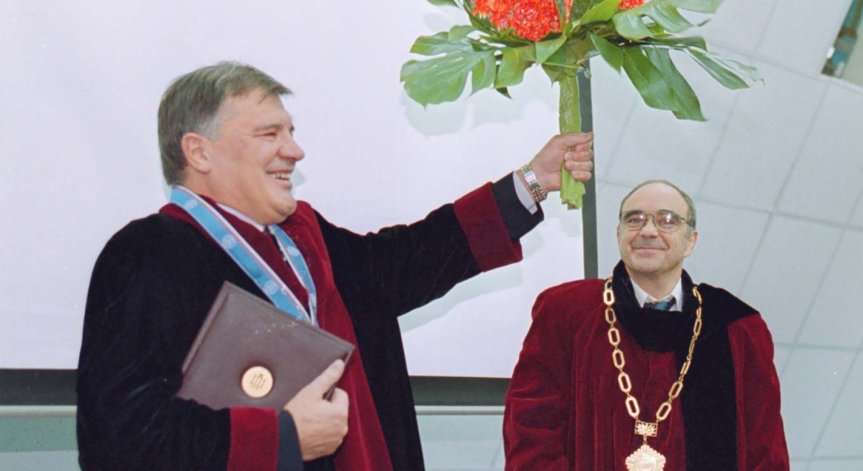 Тъмната страна на топката