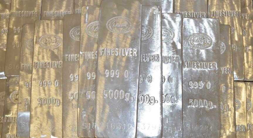 Среброто засенчи златото с рекордно висок ръст в цената