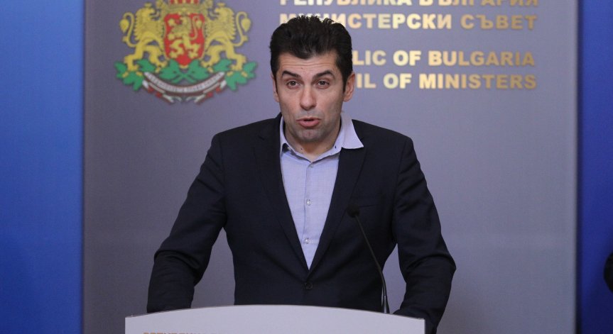 Петков свиква щаб за действия при евентуална заплаха за България