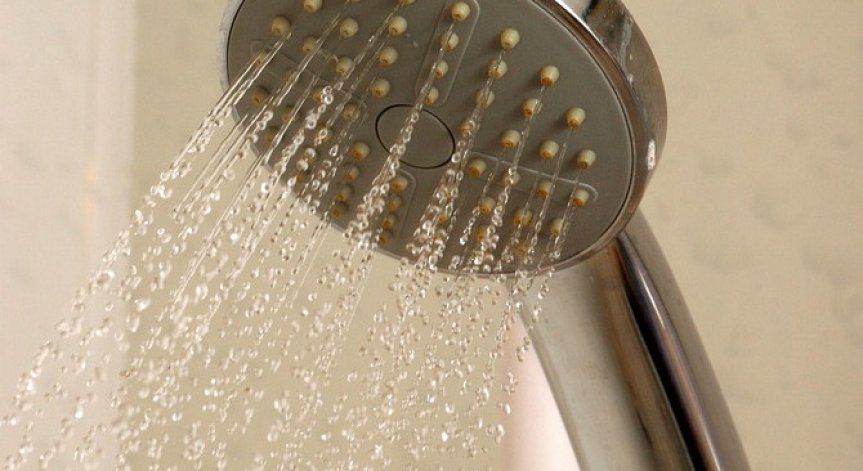 Проучване: Студеният душ помага на отслабването