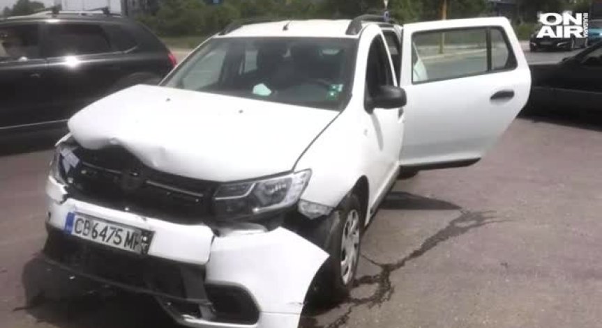 Удариха на светофар кола на Мартин Карбовски 