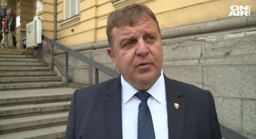 Каракачанов напуска коалицията, ако не бъде приета стратегията за ромите