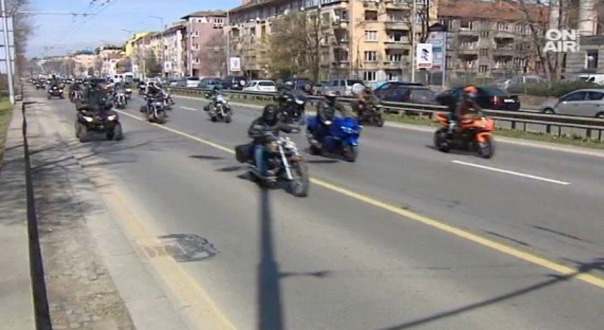 Хиляди откриват мотосезона на 1 април