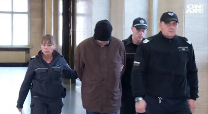 Данъчният, хванат с 15 хил. лв. подкуп в столицата, остава в ареста