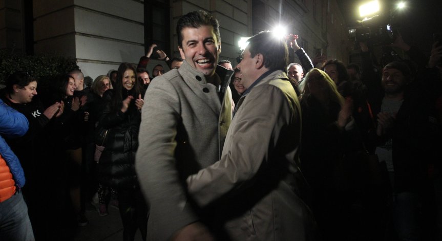 Петков и Василев са първи във Варна, БСП-София: Резултатите от вота са катастрофални