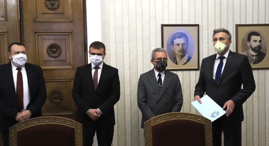 От ДПС са категорични: Няма да подкрепим правителство на ГЕРБ-СДС