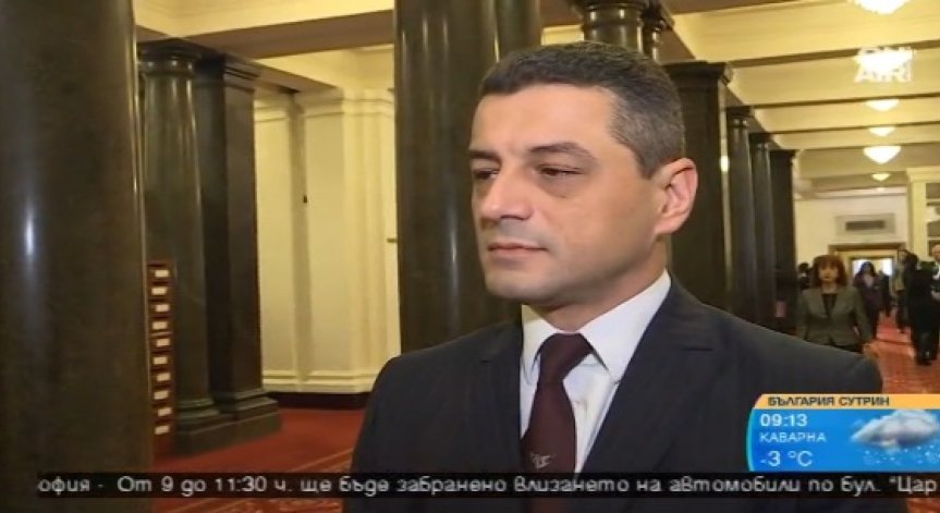 БСП: Очакваме Румен Радев да изпълнява Конституцията