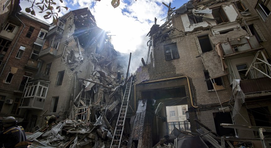 Украйна контраатакува в Харковска област, руските власти евакуират цивилни